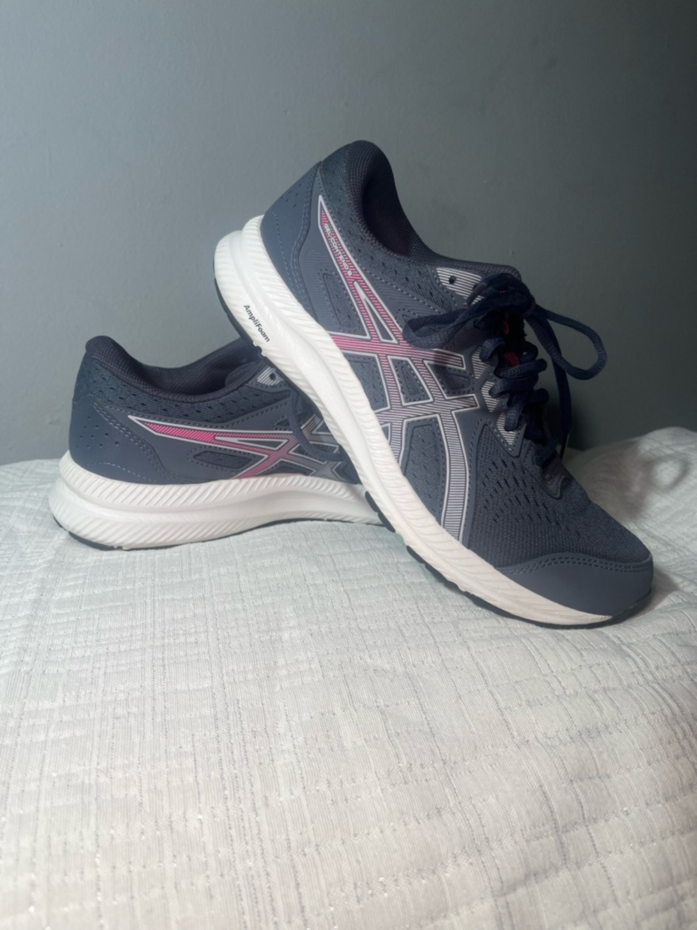 ASICS Women's Navy Running Shoes with Pink Accents Size 8.5